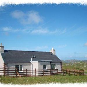 Harsgeir View Holiday Cottage -Wifi Go Green Breaclete Exterior photo