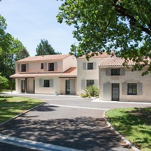 Le Clos Des Lilas Acomodação com café da manhã Graves-Saint-Amant Exterior photo