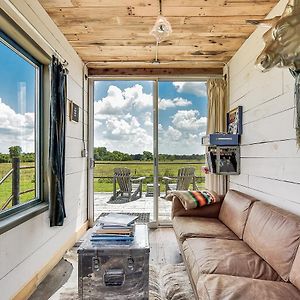 Flophouze Shipping Container Hotel Round Top Exterior photo