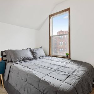 Bright And Modern 2Br Apt With Parking And Laundry Apartamento Chicago Exterior photo