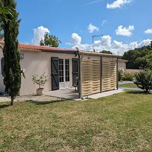 Gite Maison A Montendre Vila Exterior photo