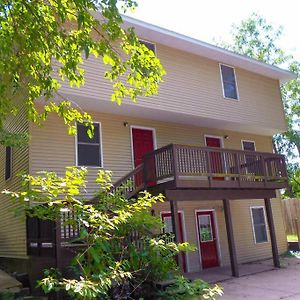 Charming 3 Bedroom And 2 Ba Apartment On W Elting Street Macomb Exterior photo