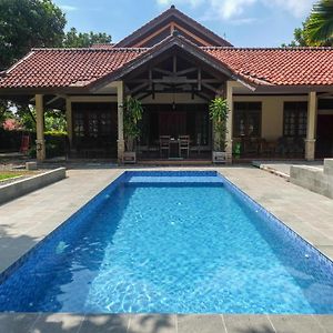 Sareh Villa By The Lavana Semarang Exterior photo