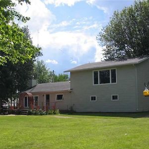 Cheerful Waterfront 4 Beds Cottage Carleton Place Exterior photo