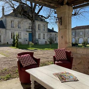 Chateau De Varaize Acomodação com café da manhã Exterior photo