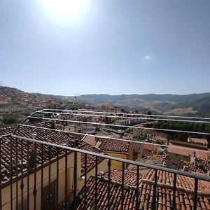 N'Du Scarron Casa Nel Centro Storico Con Panorama Vila Accettura Exterior photo