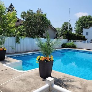 Private Pool And Backyard * Bbq * 6 Beds * 5 Min. From Mtl Apartamento Longueuil Exterior photo
