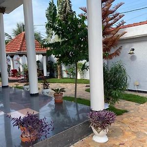 The Manor Vila Lomé Exterior photo
