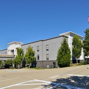 Hampton Inn Kansas City Northeast Exterior photo