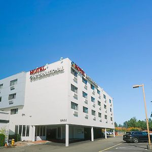 Hotel International Lynnwood Exterior photo