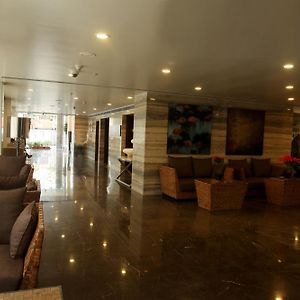 Paradigm Sarovar Portico Hotel Kākināda Exterior photo