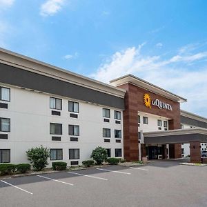 La Quinta Inn By Wyndham Indianapolis Airport Executive Dr Exterior photo