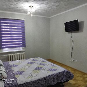 Flat for a daily rent Apartamento Bishkek Exterior photo