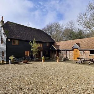 Sussex Barns - Horsham Vila Exterior photo