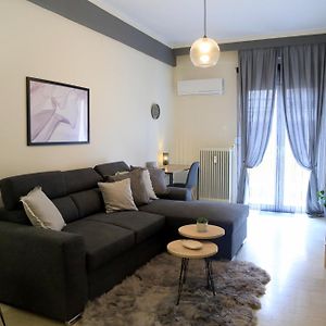 Newly Renovated Central 2 Bedroom Apartment In Cozani Exterior photo