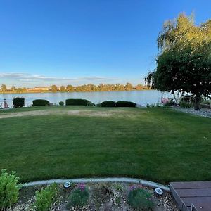 Edgewater Paradise Hottub Private Dock & Game Room Moses Lake Exterior photo