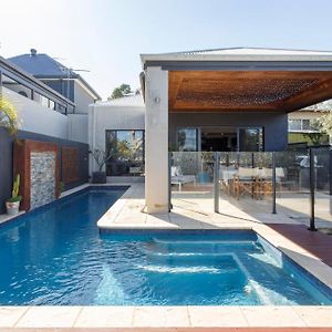 Stella Retreat - Townhouse With Pool Vila East Fremantle Exterior photo