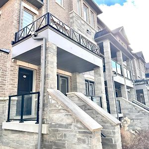 Golden Beautiful Home Brampton Exterior photo