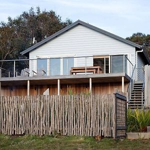 Bruny Boathouse Acomodação com café da manhã Alonnah Exterior photo