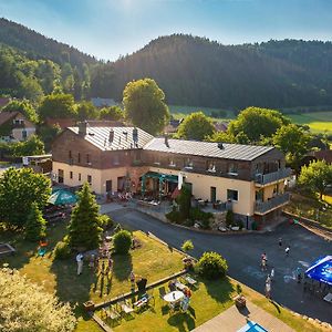 Penzion Zubr Hotel Ujcov Exterior photo