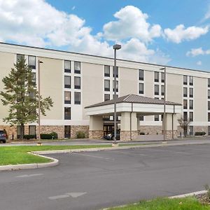 Comfort Inn & Suites Geistown Exterior photo