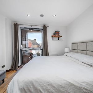 2-Bed Gem On Tooting High Street Apartamento Londres Exterior photo