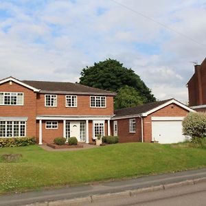 Unwind In Comfort At Cosy Caradus Your 4 Bedroom Home Sweet Home! Birmingham Exterior photo