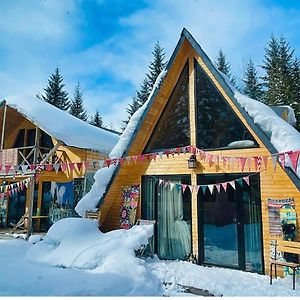 Wooden Huts In Mestia Vila Exterior photo