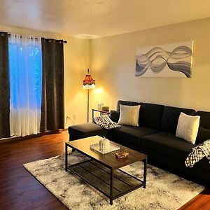 Quiet Cozy 2Br Apt Black Out Curtains Apartamento Peoria Exterior photo