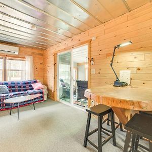 Oscoda Cabin With Charcoal Grill Walk To Lake Huron Vila Exterior photo