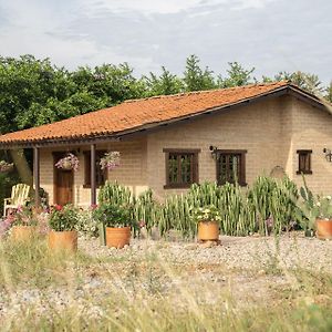 Privada Y Comoda Cabana, Casa Margarita, Villavieja Exterior photo