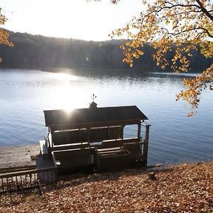 Misty Lake Hot Tub W Lake Access Oak Ridge Exterior photo