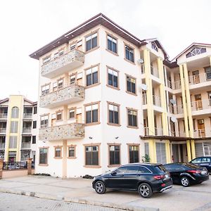 Flat In Kumasi Apartamento Exterior photo