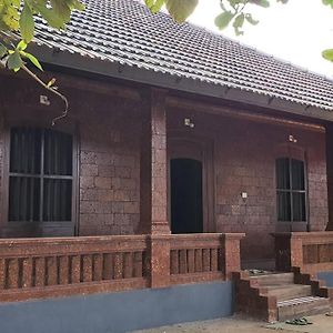 Traditional Kerala Heritage Villa Kuttyadi Exterior photo