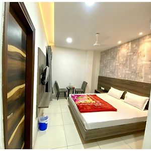 Bajaj Regency, Ludhiana Apartamento Exterior photo