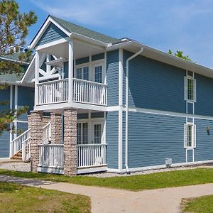 Horseshoe Valley Suites - The Aurora Shanty Bay Exterior photo