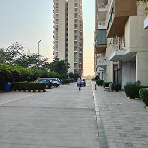 Ij Bliss Apartamento Bhiwadi Exterior photo