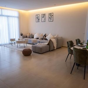 Luxury Apartment 3 Bedroom & Rooftop, Irqah Riade Exterior photo