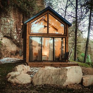 Tiny Cabin In Rrg - The Taoist Vila Rogers Exterior photo