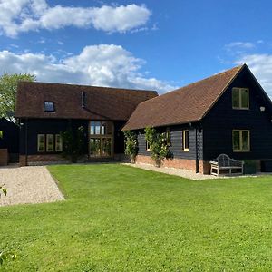 Beautiful Country Barn With Hot Tub And Amazing Views Vila Princes Risborough Exterior photo