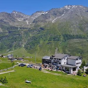 Rifugio "Mai Tardi" Hotel Madesimo Exterior photo