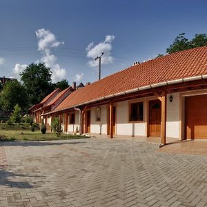 Nyitott Kapu Vendégház Hotel Felsőtárkány Exterior photo