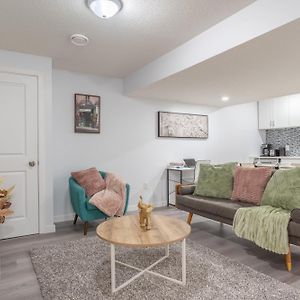 Serene Elegance 2Br Gem With Modern Conforts Apartamento YYC Exterior photo