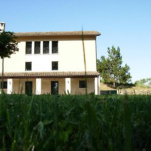 Agriturismo La Casa Del Vecchio Mulino Vila Carassai Exterior photo