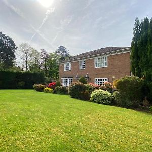 Spacious 4 Bedroom House With Garden And Parking Sheffield Exterior photo