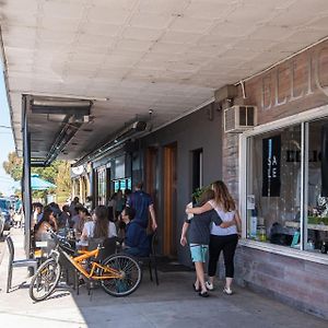 Beachside Vibes 2 Min Stroll To Parkdale Beach Vila Exterior photo