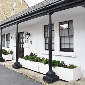 Ukc4174 The Cottage By The Sea Littlehampton Exterior photo