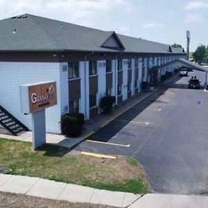 Grand Inn Fargo Exterior photo