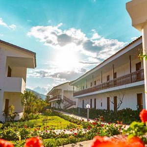 Hotel Agustos Urubamba Exterior photo