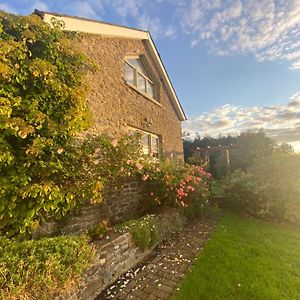 Pippin Lodge Llanwrda Exterior photo